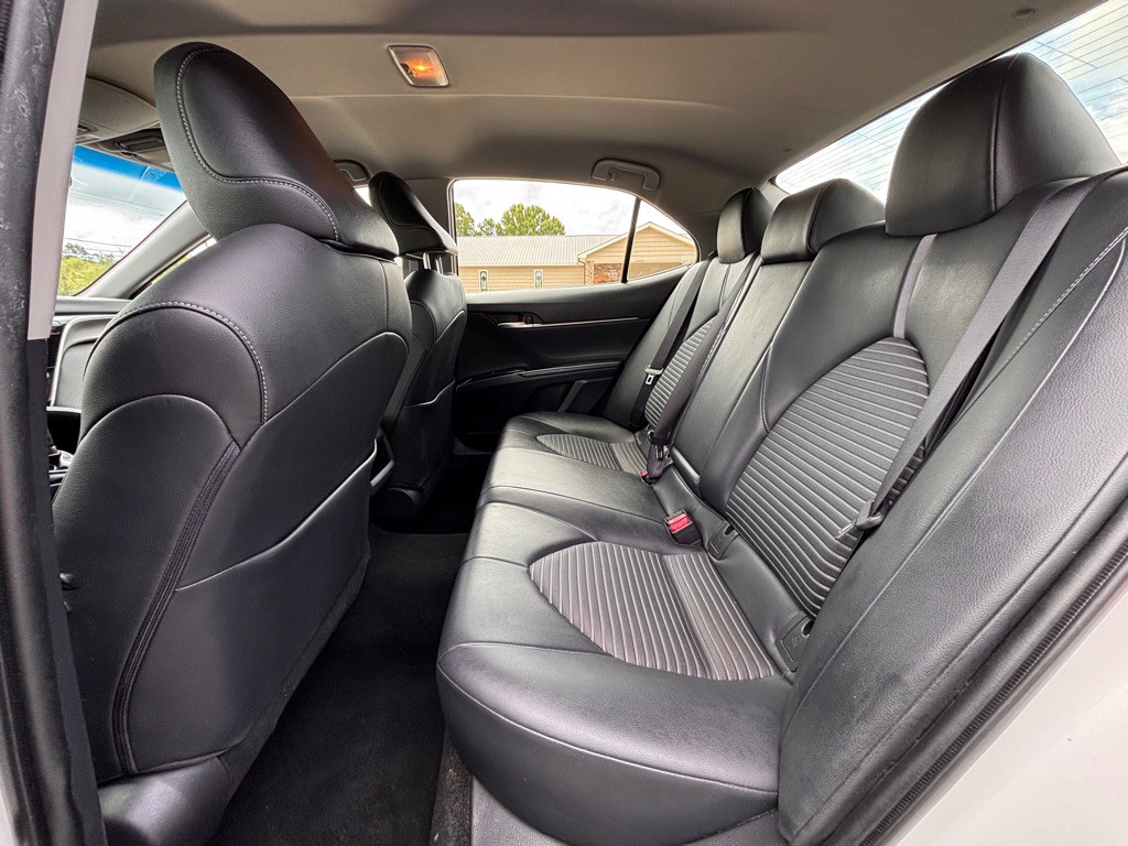 2018 Toyota Camry Image 9