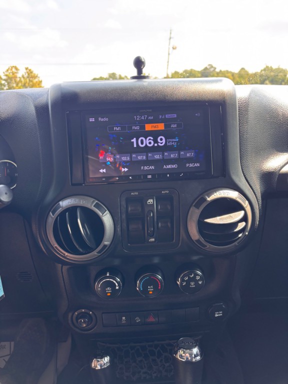 2015 Jeep Wrangler Unlimited Image 13