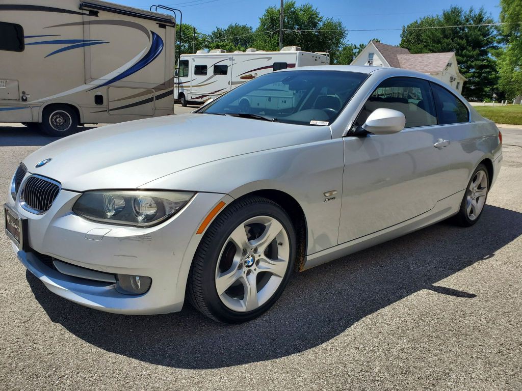 2011 BMW 3 Series Image 3