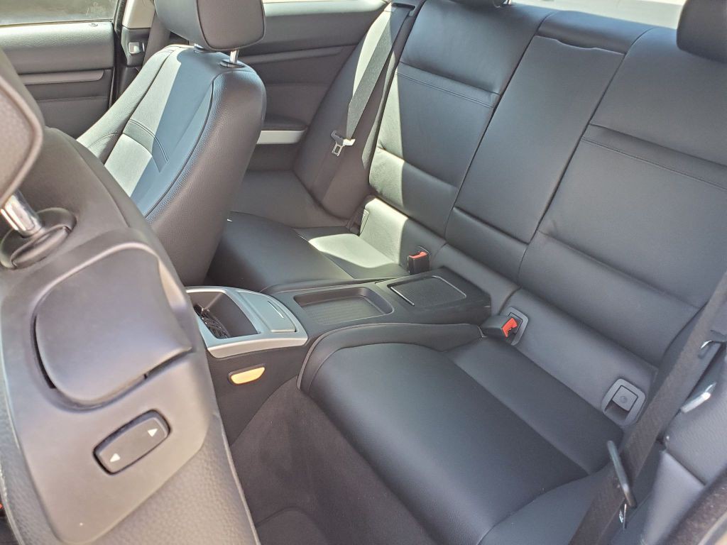 2011 BMW 3 Series Image 8