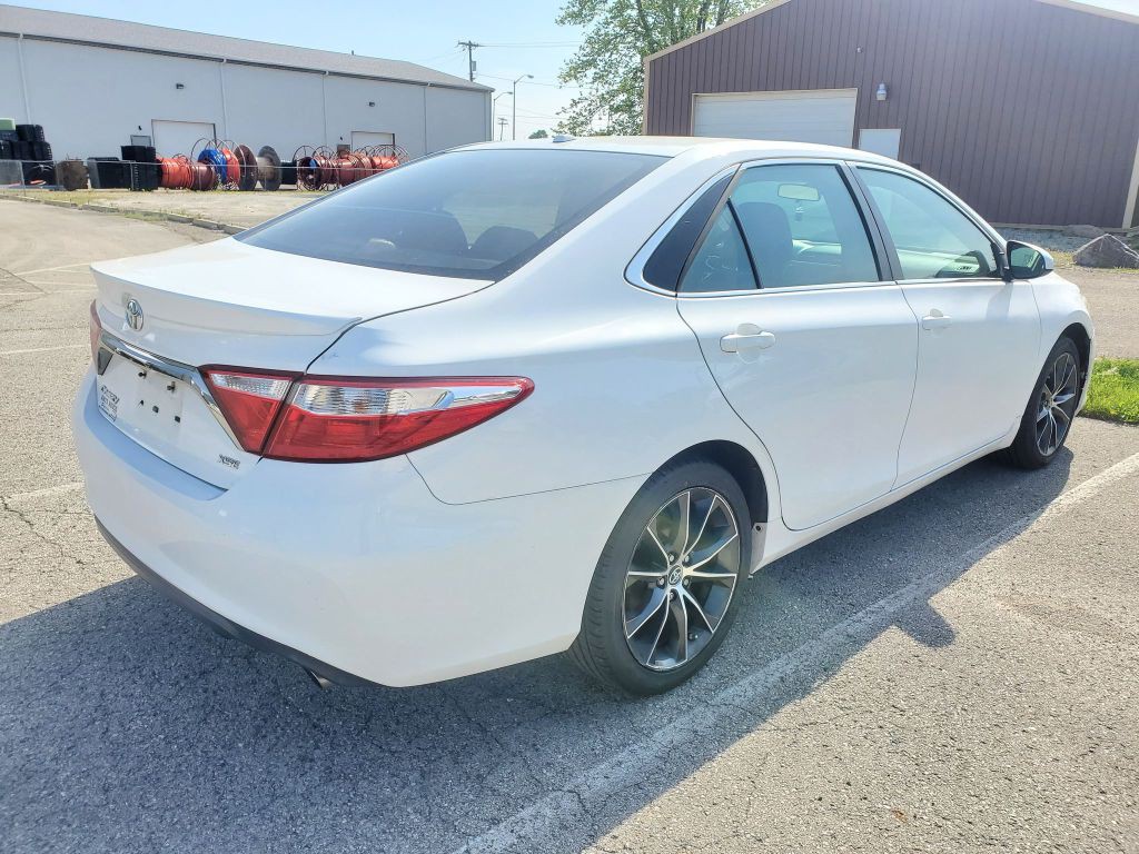 2015 Toyota Camry Image 4