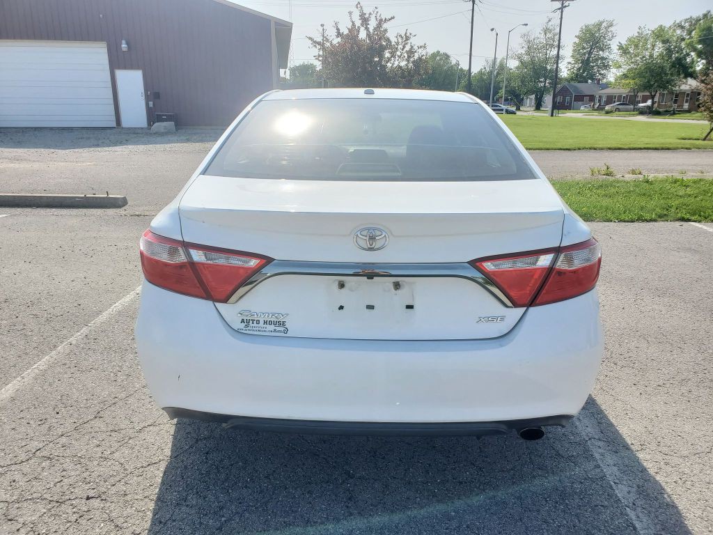 2015 Toyota Camry Image 5