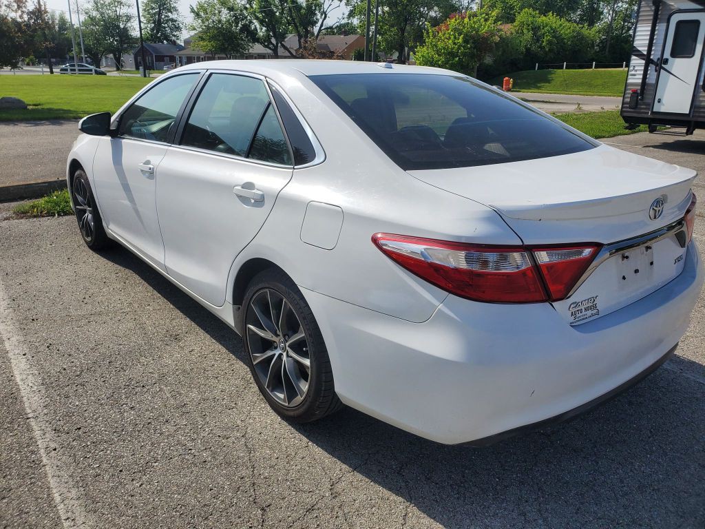 2015 Toyota Camry Image 6