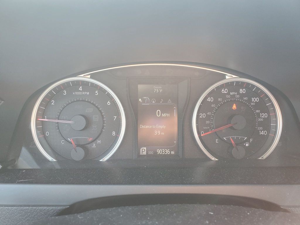 2015 Toyota Camry Image 8