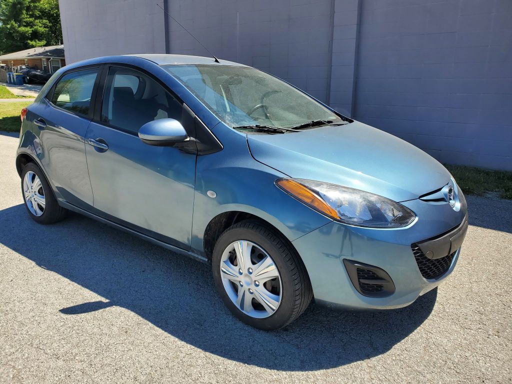 2014 Mazda Mazda2 Image 3
