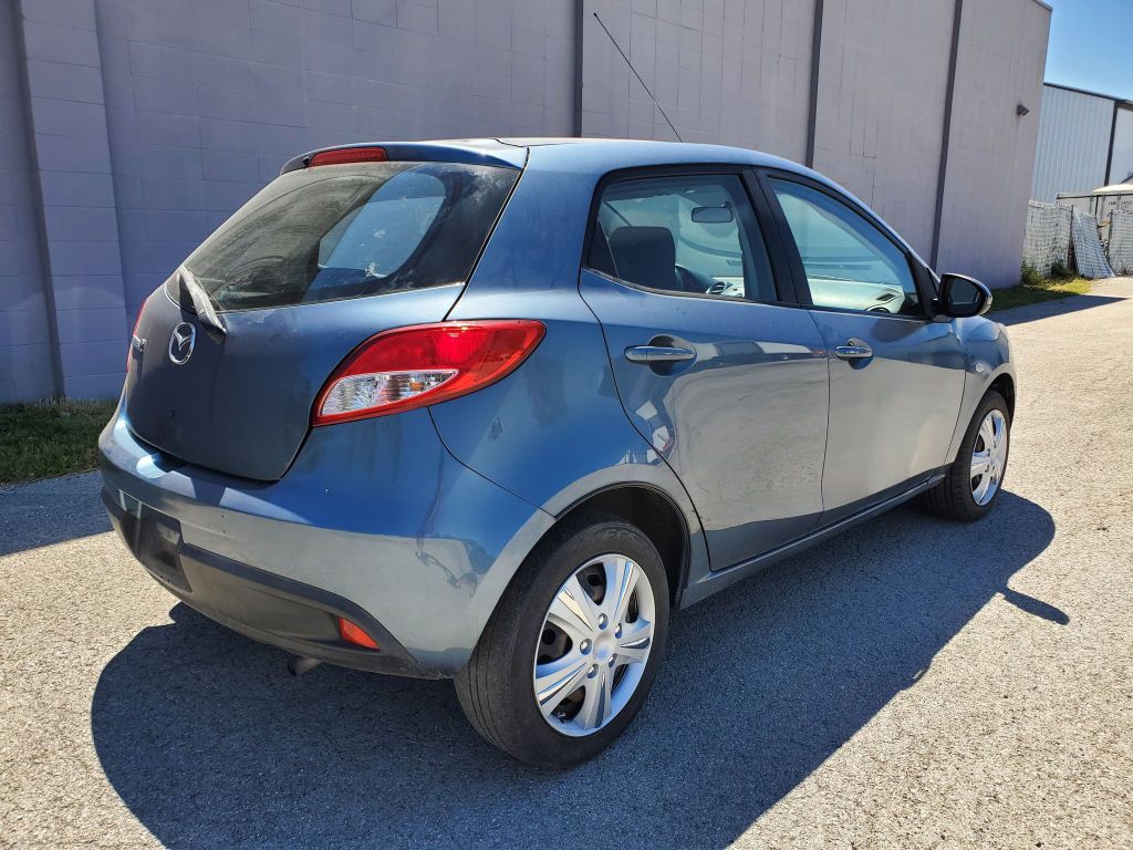 2014 Mazda Mazda2 Image 6