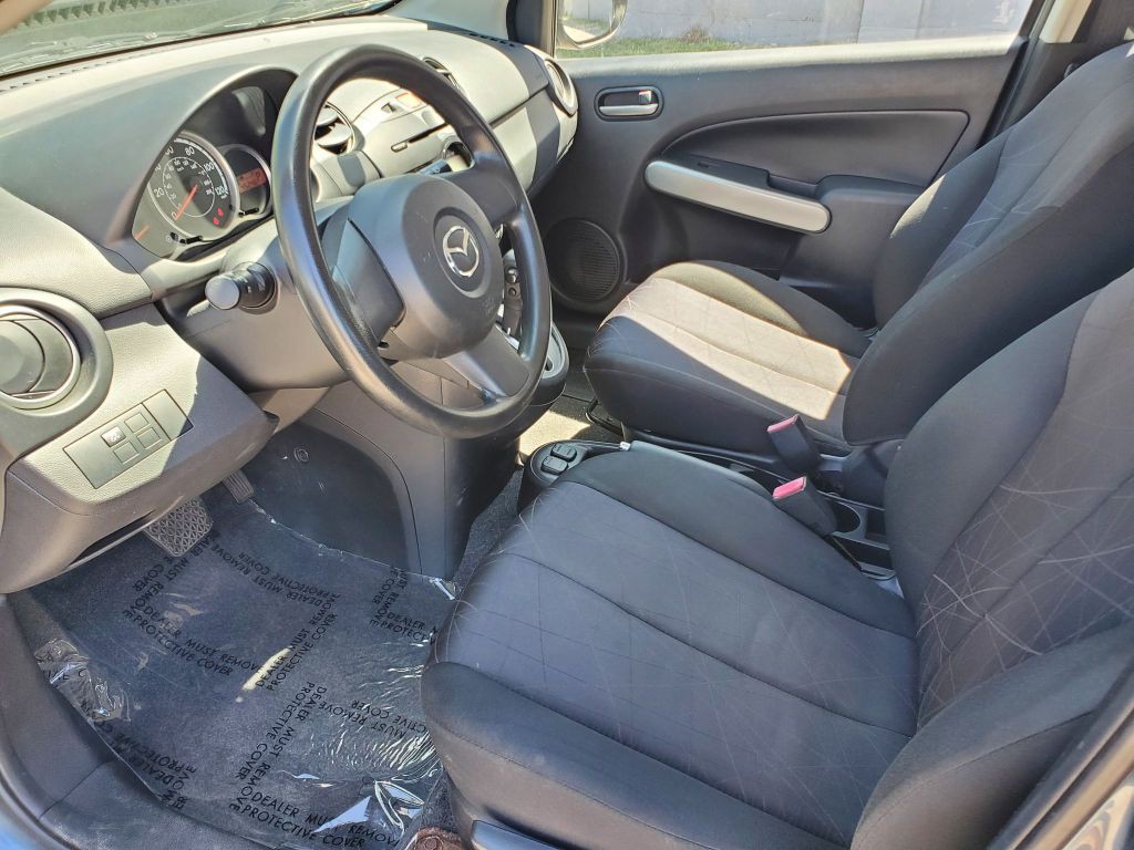 2014 Mazda Mazda2 Image 7