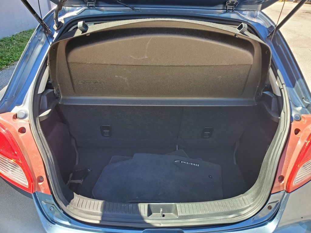 2014 Mazda Mazda2 Image 9