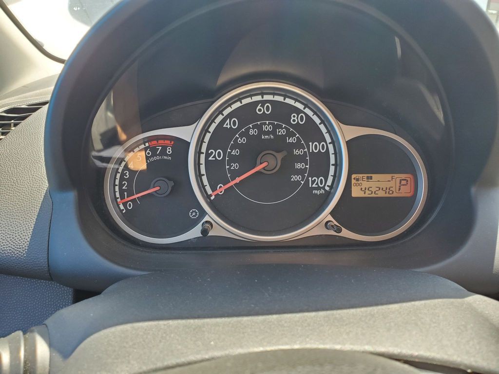 2014 Mazda Mazda2 Image 11