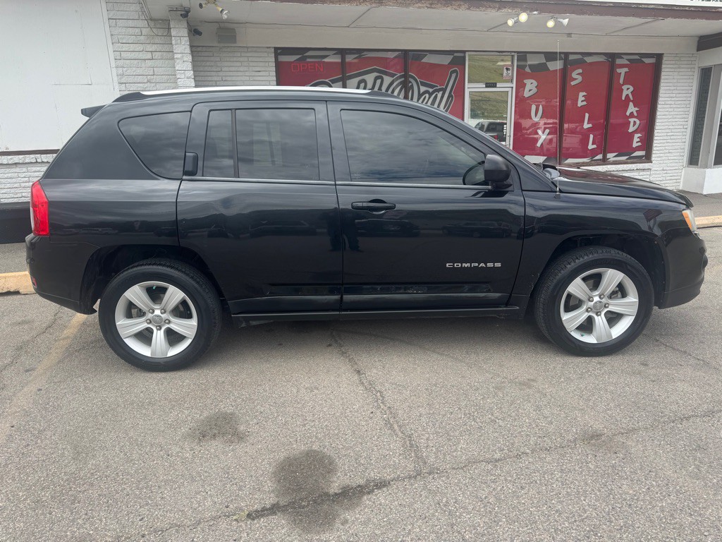 2011 Jeep Compass Image 8