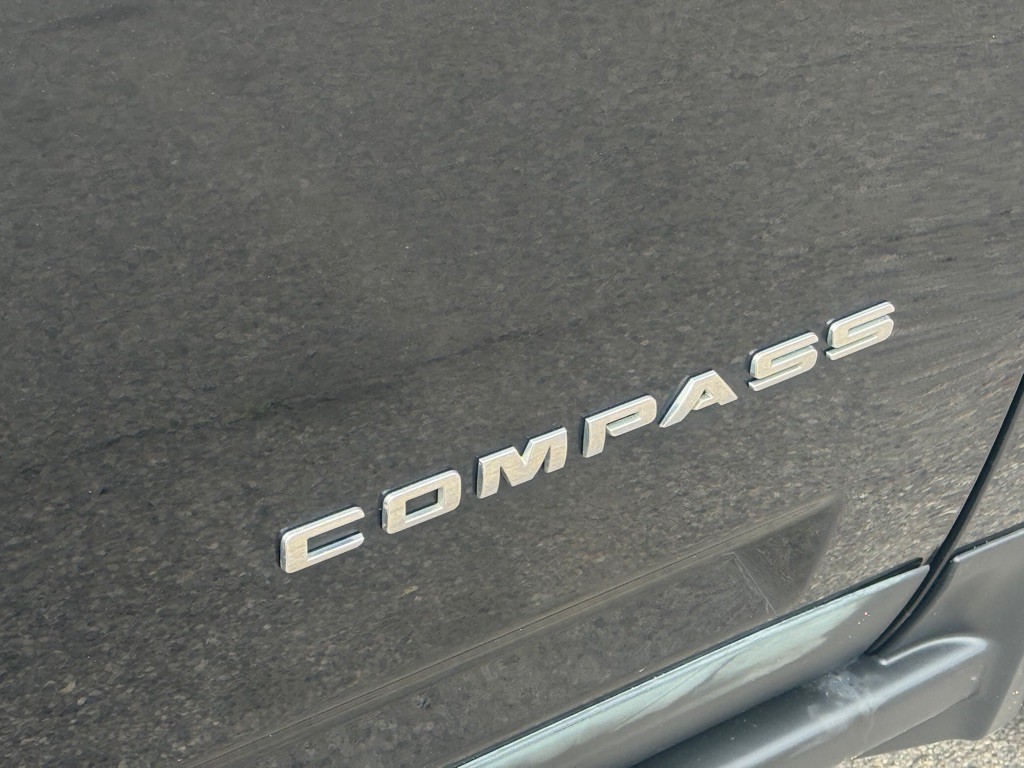 2011 Jeep Compass Image 10