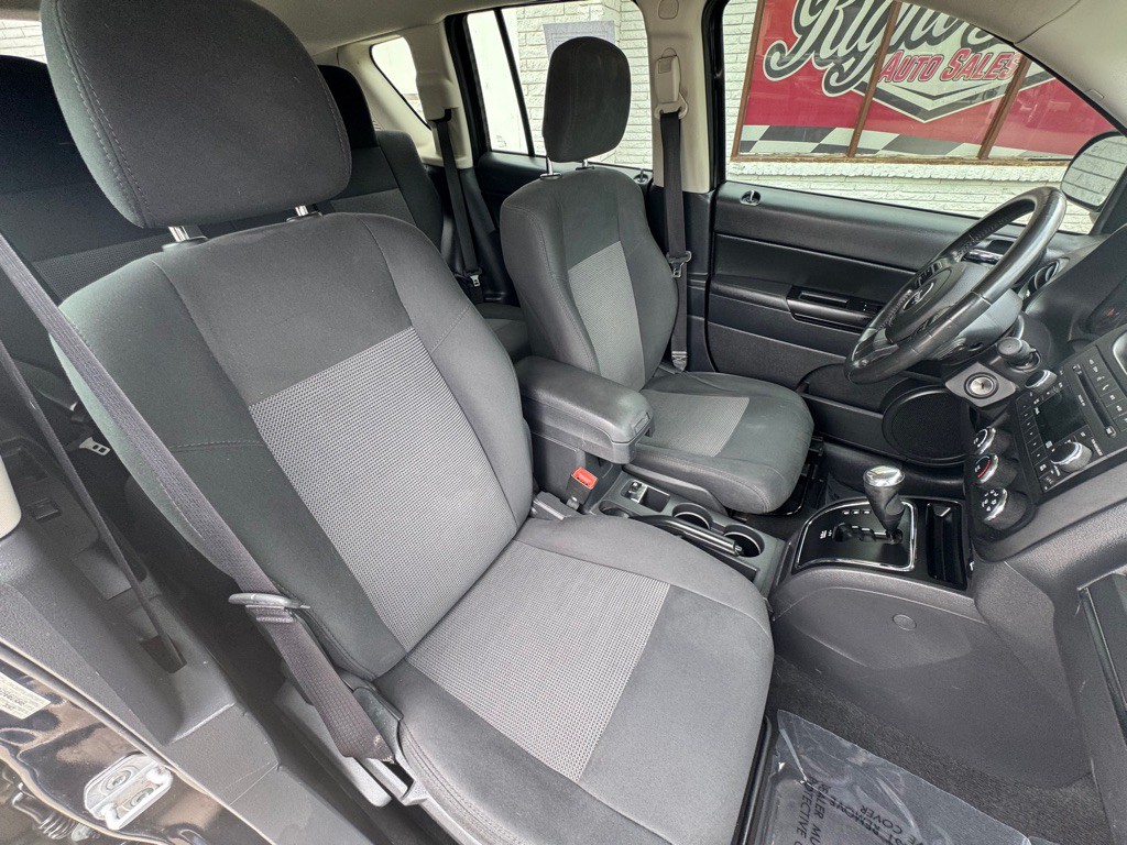 2011 Jeep Compass Image 22