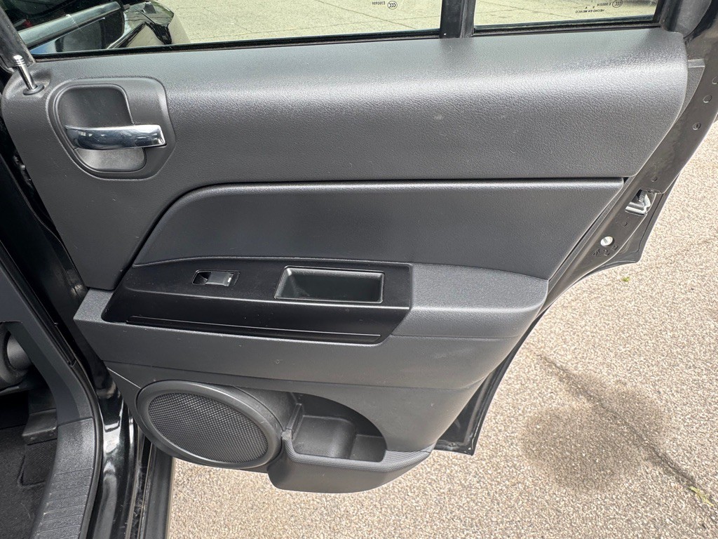 2011 Jeep Compass Image 24