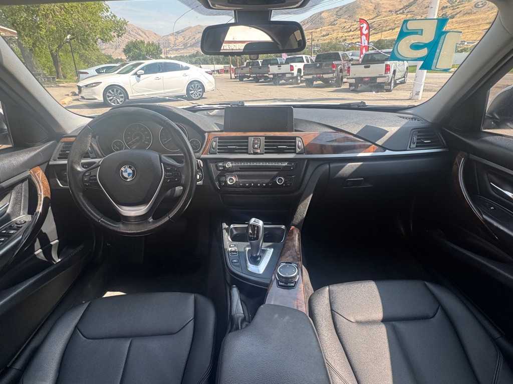 2015 BMW 3 Series Image 13