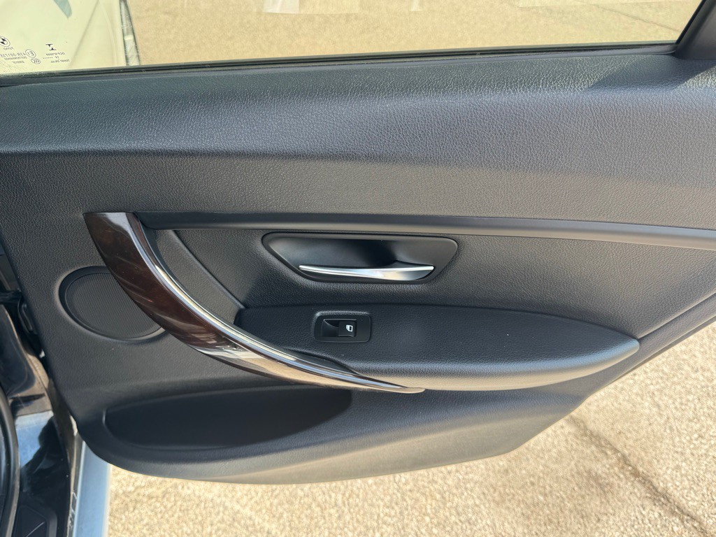 2015 BMW 3 Series Image 19
