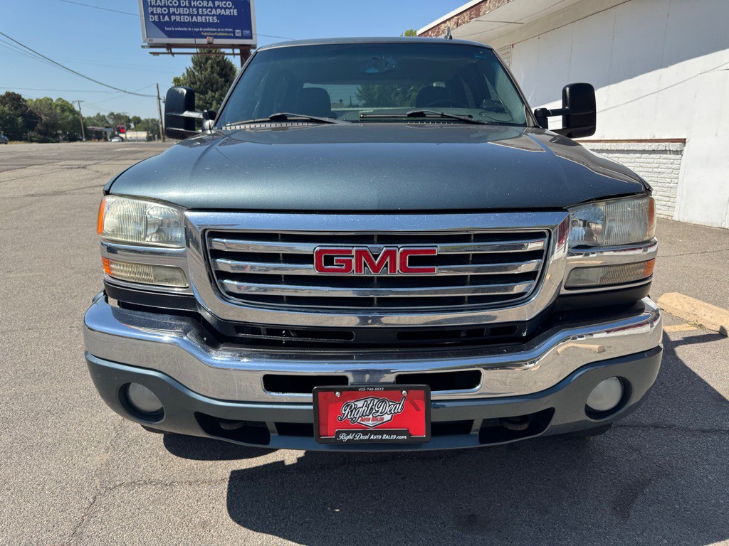 2007 GMC Sierra 2500 Image 2