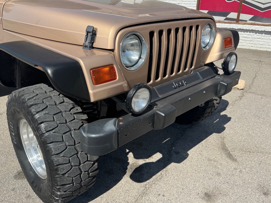 1999 Jeep Wrangler Image 9