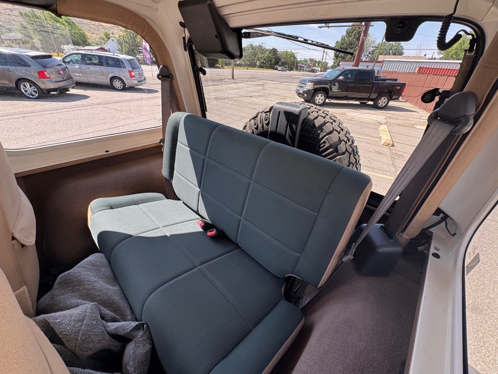 1999 Jeep Wrangler Image 16