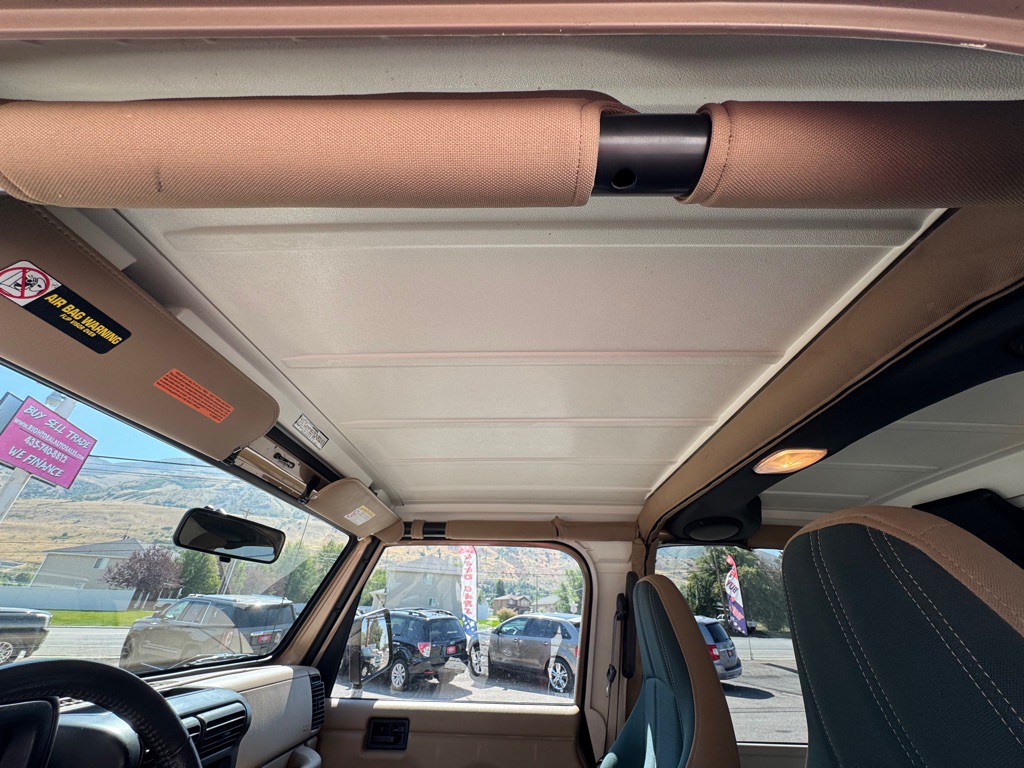 1999 Jeep Wrangler Image 18