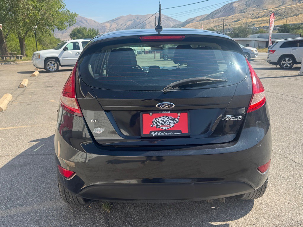 2013 Ford Fiesta Image 6