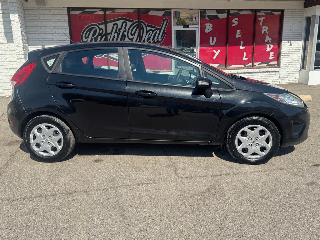 2013 Ford Fiesta Image 8