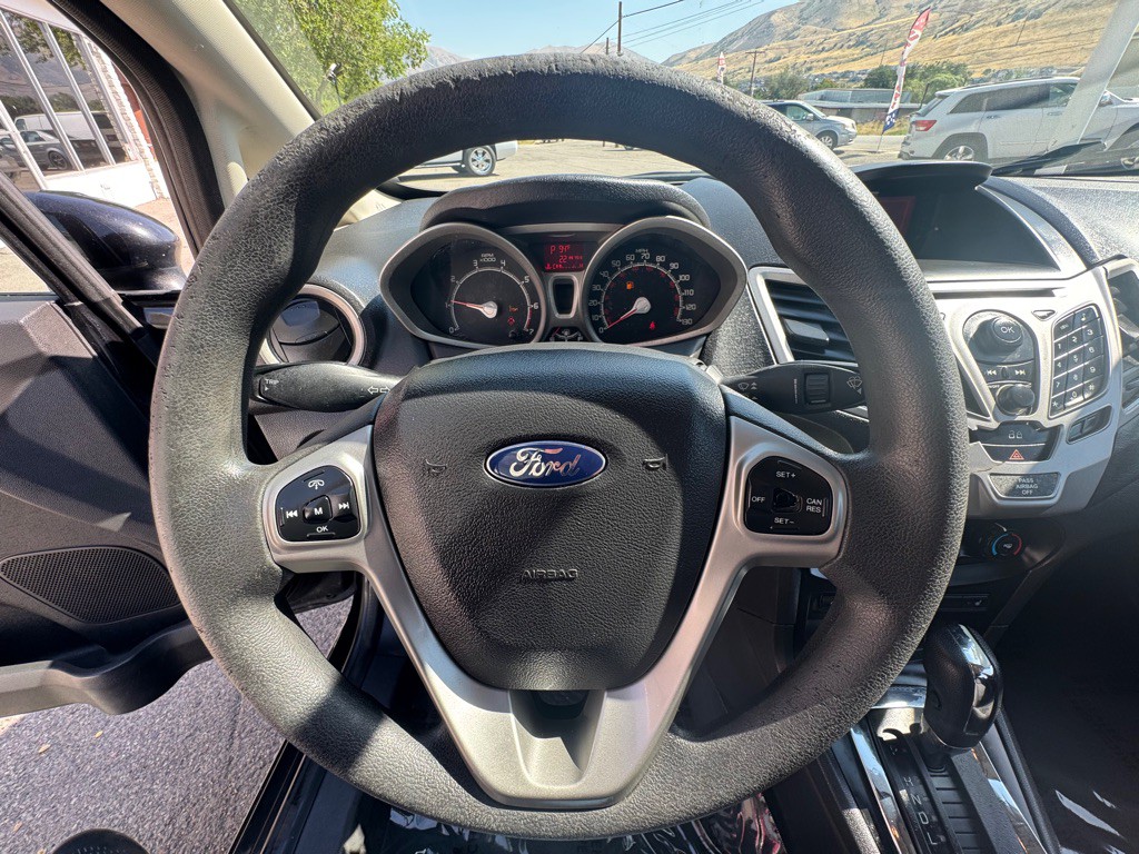 2013 Ford Fiesta Image 14