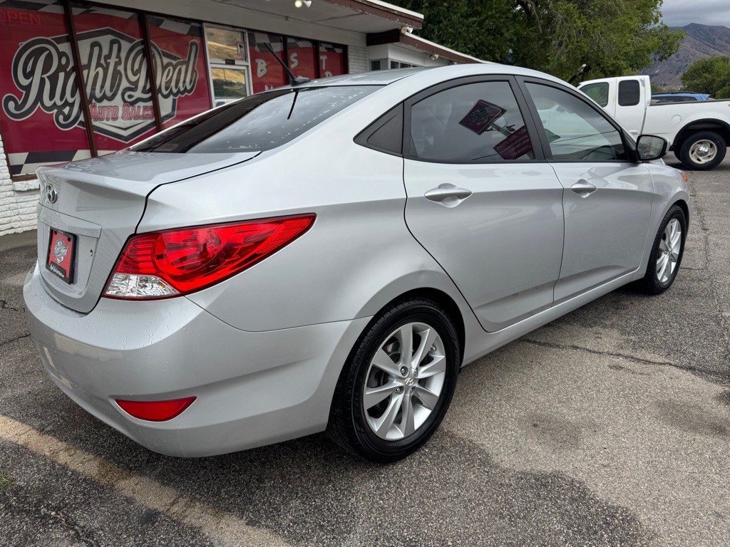 2014 Hyundai Accent Image 7