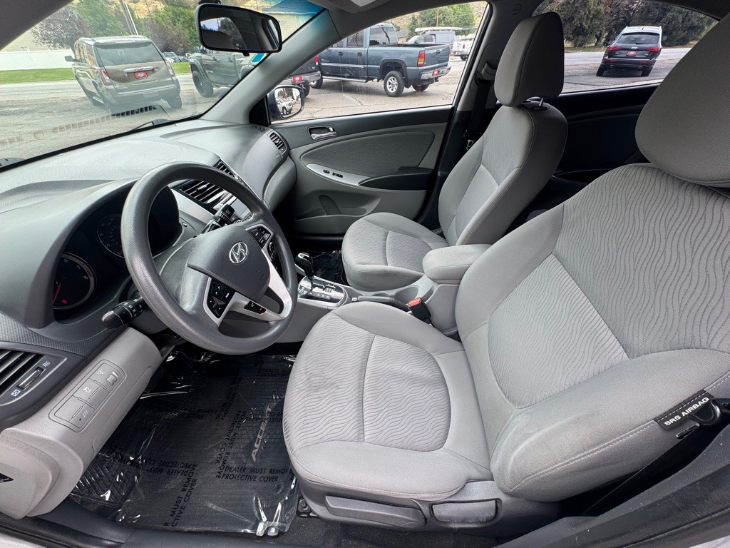 2014 Hyundai Accent Image 11