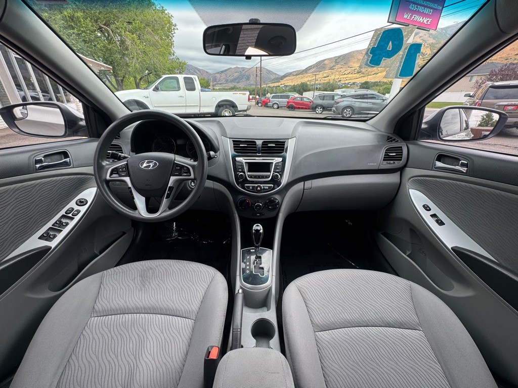 2014 Hyundai Accent Image 12