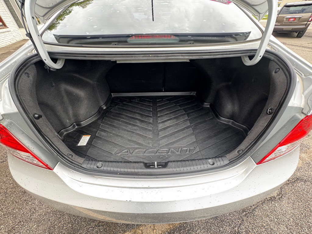 2014 Hyundai Accent Image 18