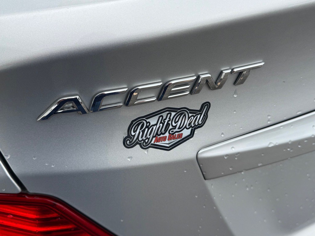 2014 Hyundai Accent Image 19