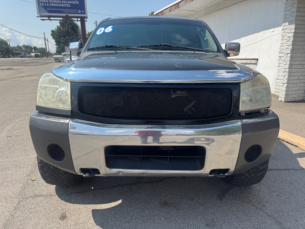 2006 Nissan Titan Image 2