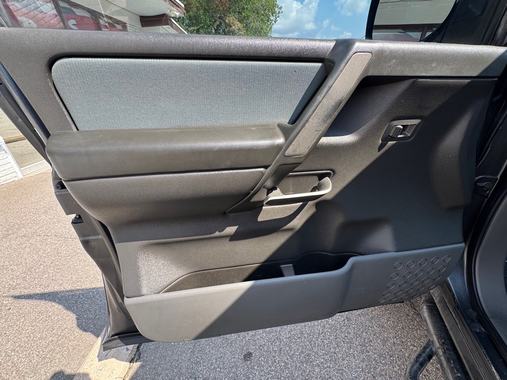 2006 Nissan Titan Image 11