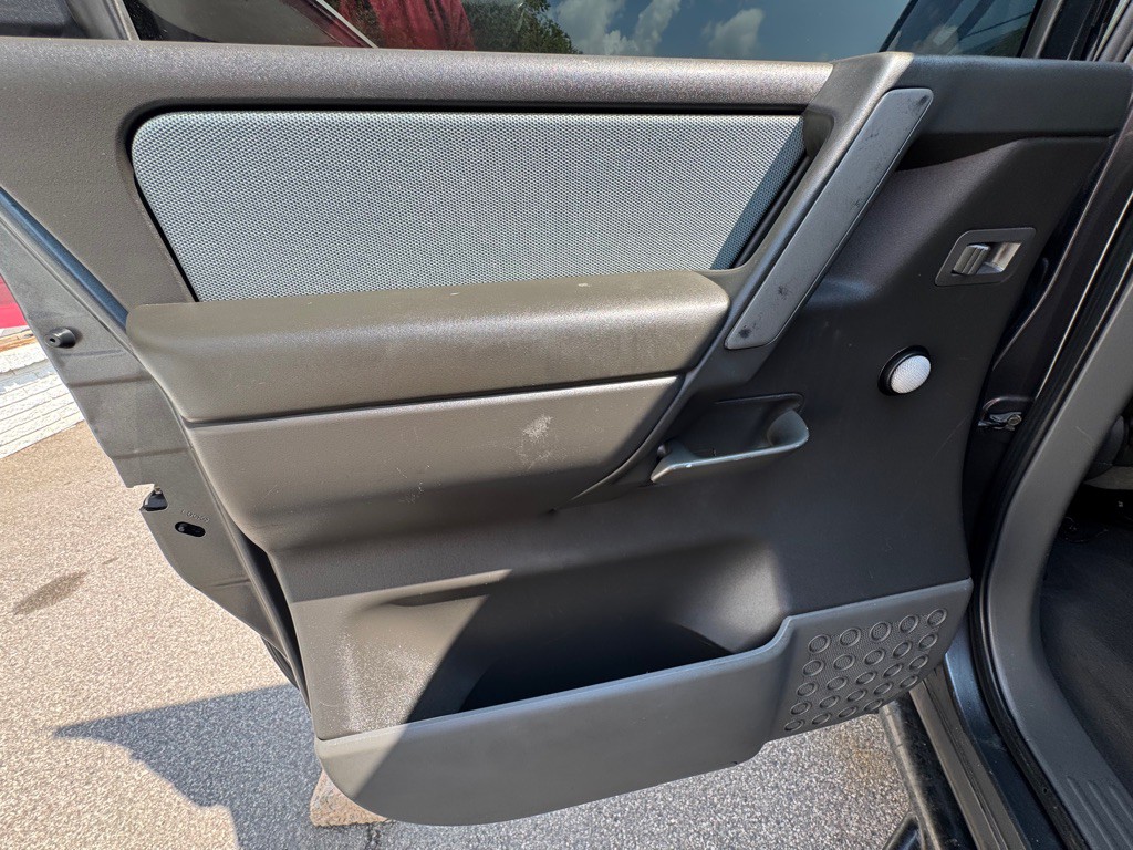 2006 Nissan Titan Image 13
