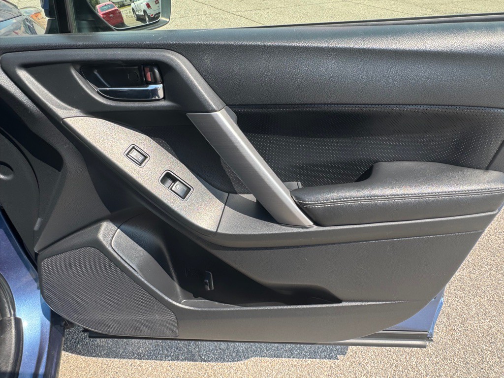 2015 Subaru Forester Image 17