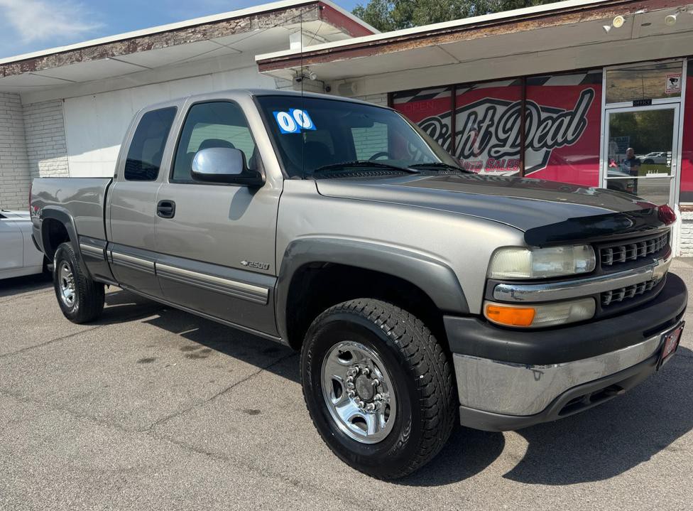 2000 Chevrolet Silverado 1500 Image 1