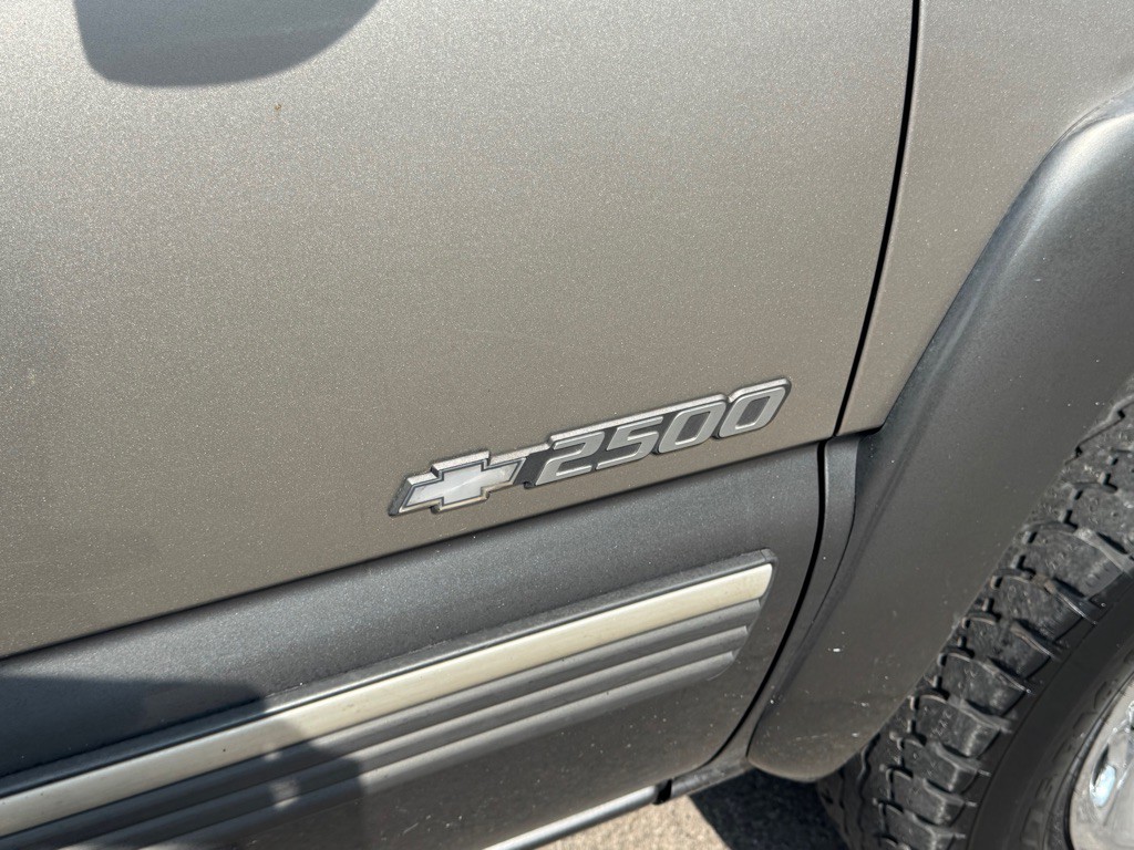 2000 Chevrolet Silverado 1500 Image 11