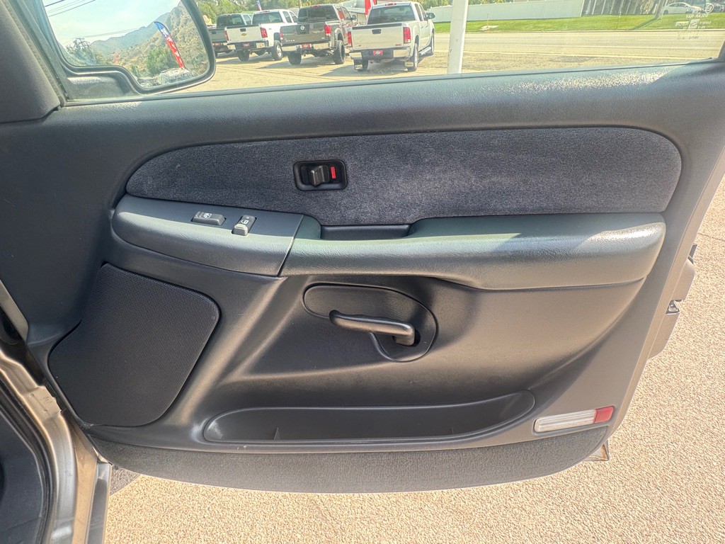 2000 Chevrolet Silverado 1500 Image 16