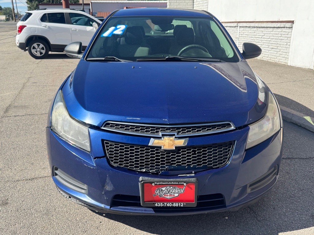 2012 Chevrolet Cruze Image 2