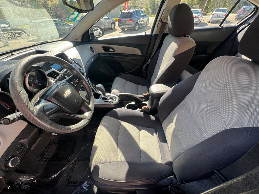 2012 Chevrolet Cruze Image 12