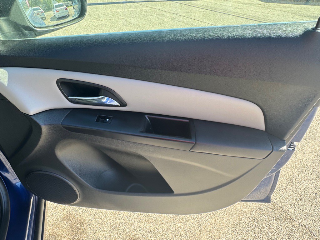 2012 Chevrolet Cruze Image 16