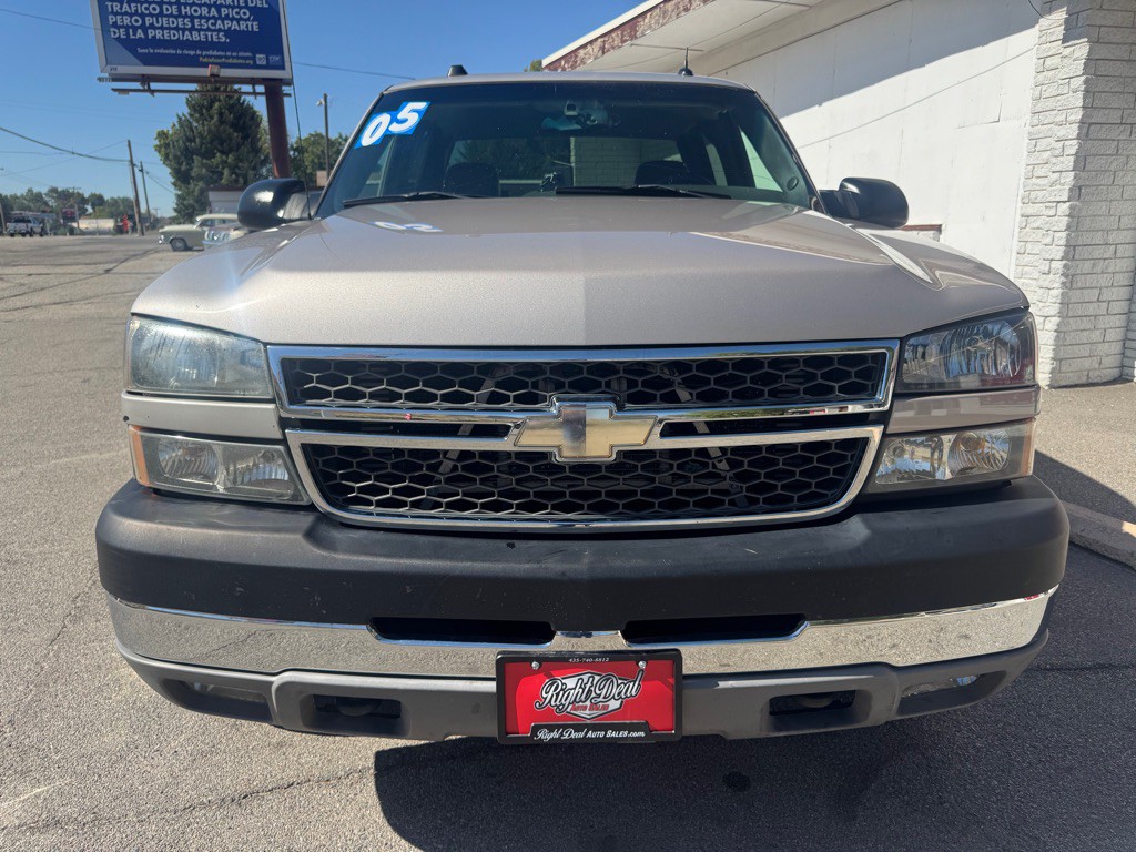 2005 Chevrolet Silverado 1500 Image 2