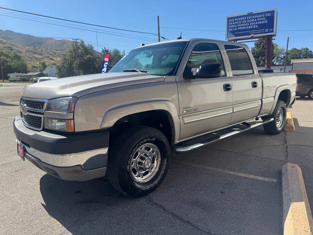 2005 Chevrolet Silverado 1500 Image 3