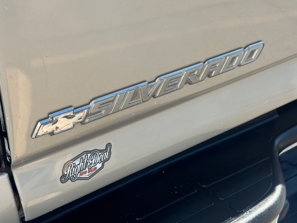2005 Chevrolet Silverado 1500 Image 11