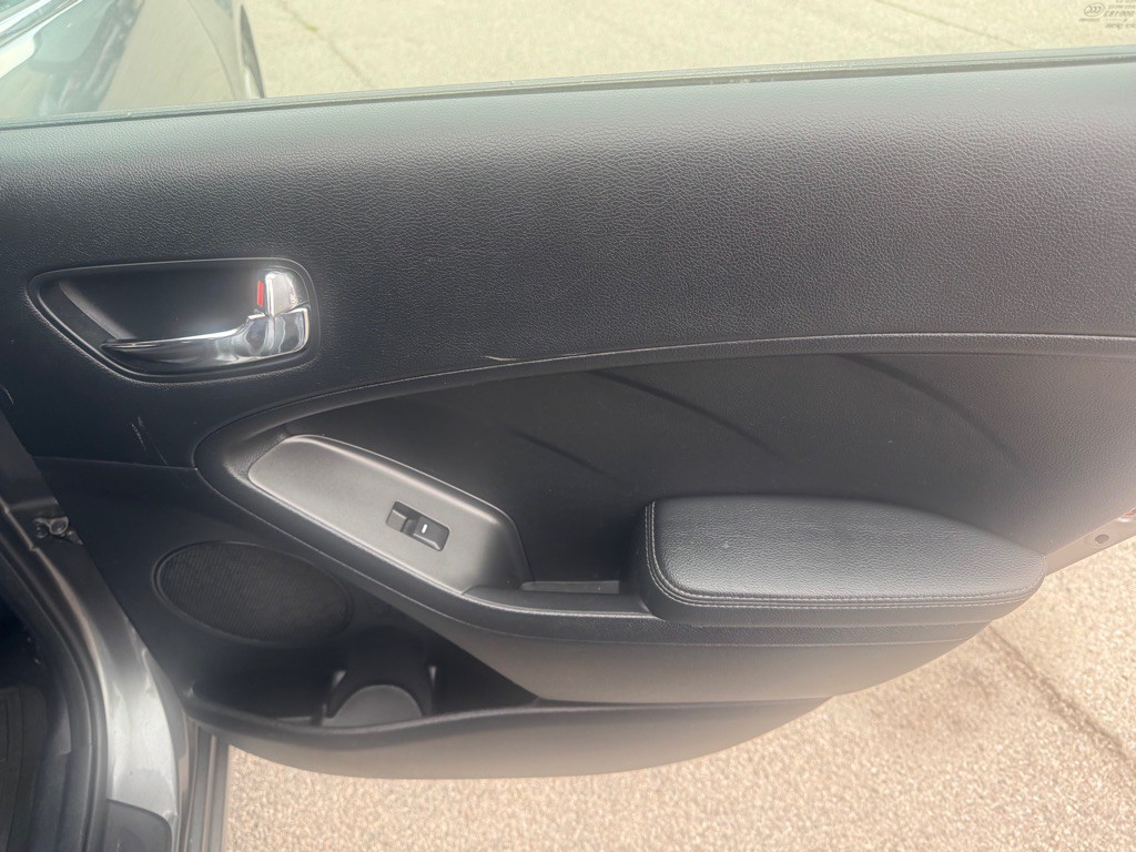 2015 Kia Forte Image 17