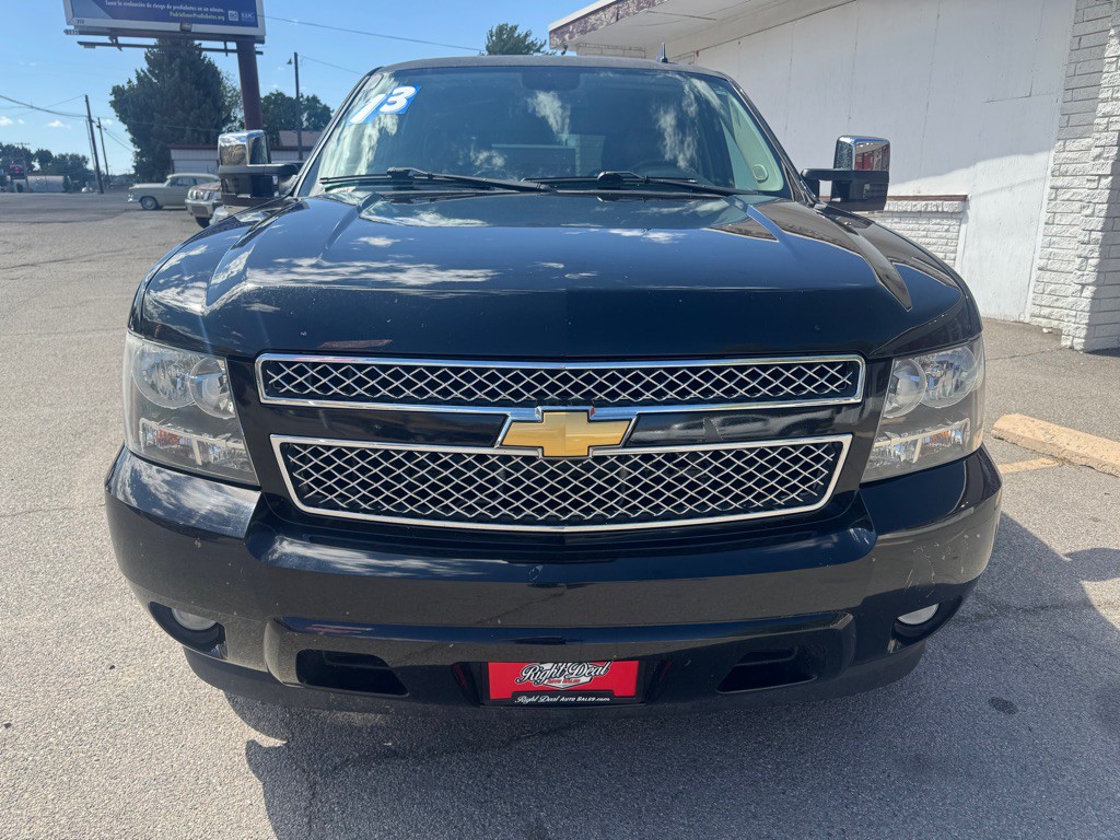 2013 Chevrolet Tahoe Image 2