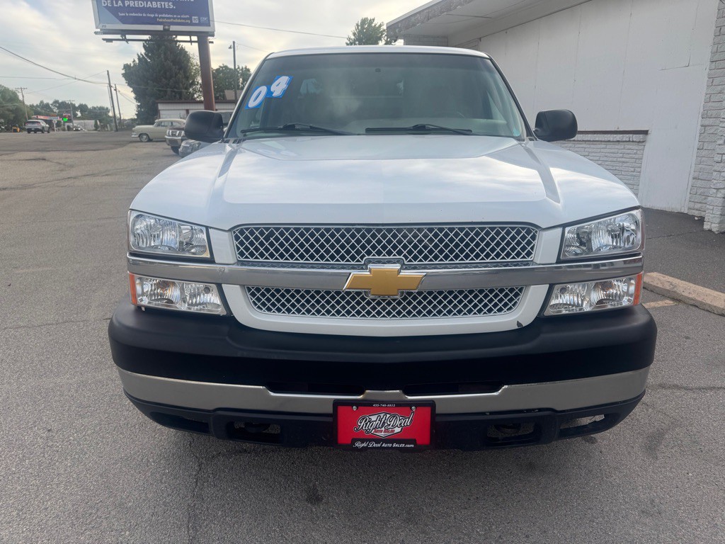 2004 Chevrolet Silverado 1500 Image 2