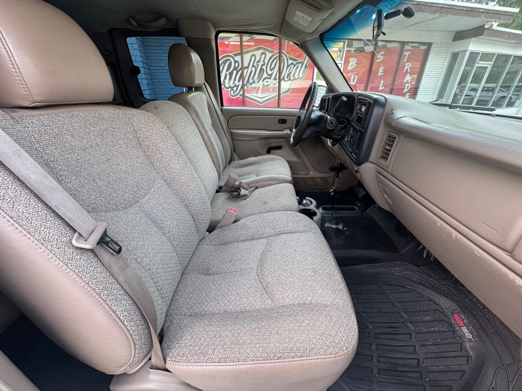 2004 Chevrolet Silverado 1500 Image 18