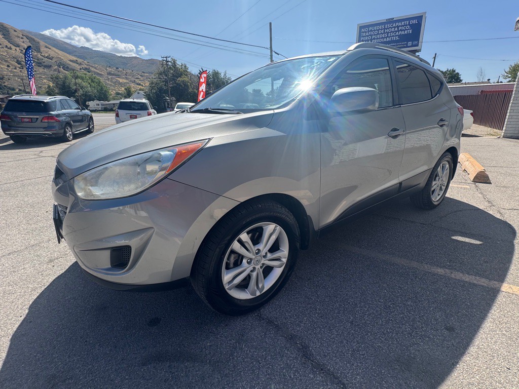 2011 Hyundai Tucson Image 3