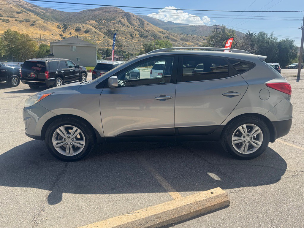 2011 Hyundai Tucson Image 4